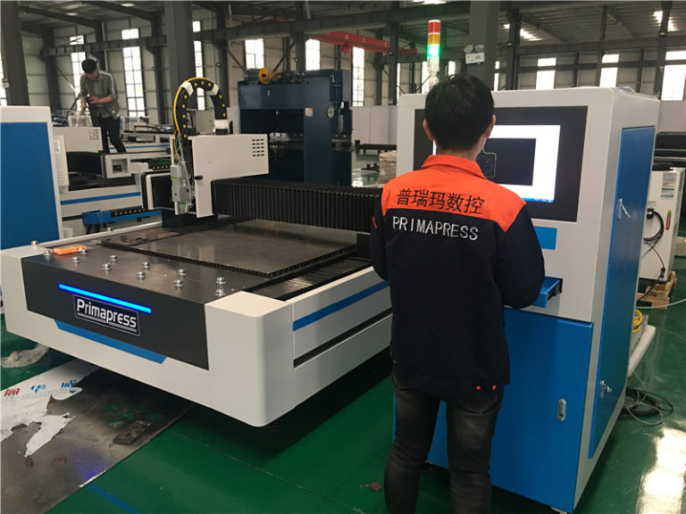 1500W IPG CNC Fiber laser cutting machine exported to UAE Nanjing