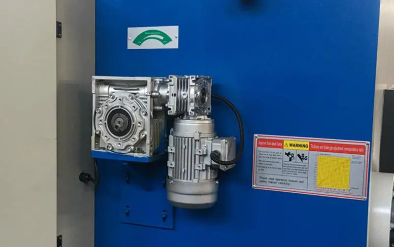 BLADES-GAP-ADJUSTMENT